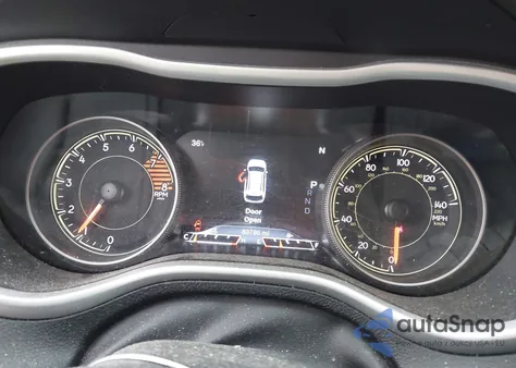 2017 Jeep Cherokee Trailhawk 4X4 z USA, uszkodzony, nr VIN 1C4PJMBS2HW615711